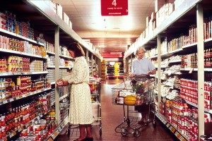 Women_grocery_shopping